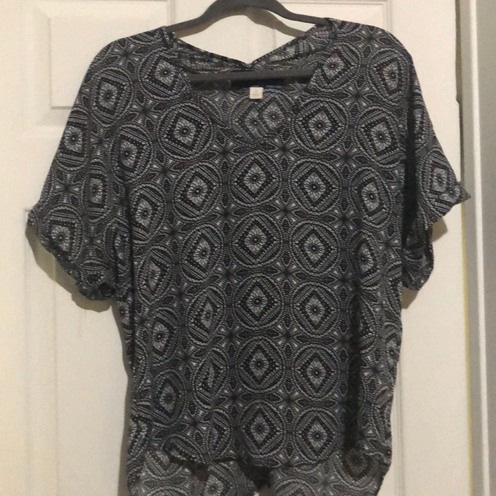 V neck top